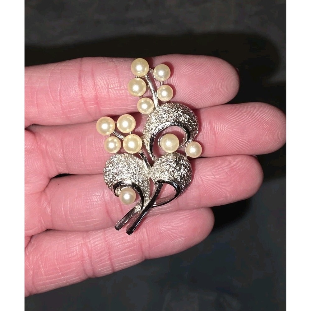 Vtg RARE Trifari  Pin Brooch Pearl Flower Bunch Floral